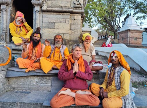 Kundalini Yoga vs. Yogi Bhajan: Die Illusion